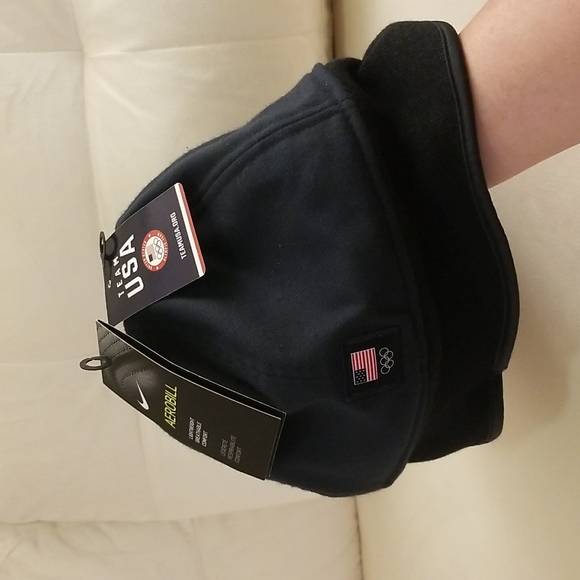 Hat - Picture 2 of 5